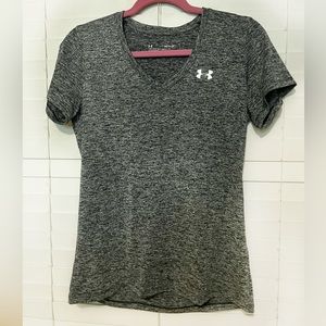 Under Armour V Neck, Short‎ Sleeve Women’s Shirts Sz SM